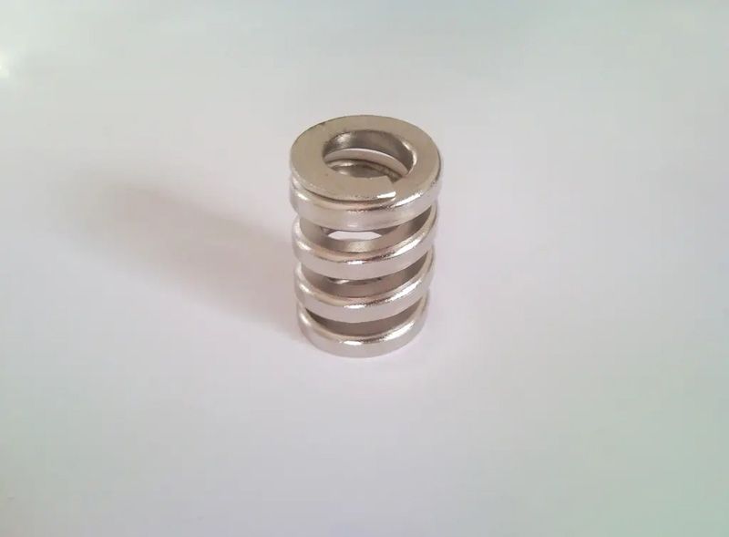 如何選擇制造閥門彈簧的材料？